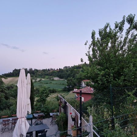 Lovely One-Bedroom Attic In An Ancient Village Bologna Exterior foto