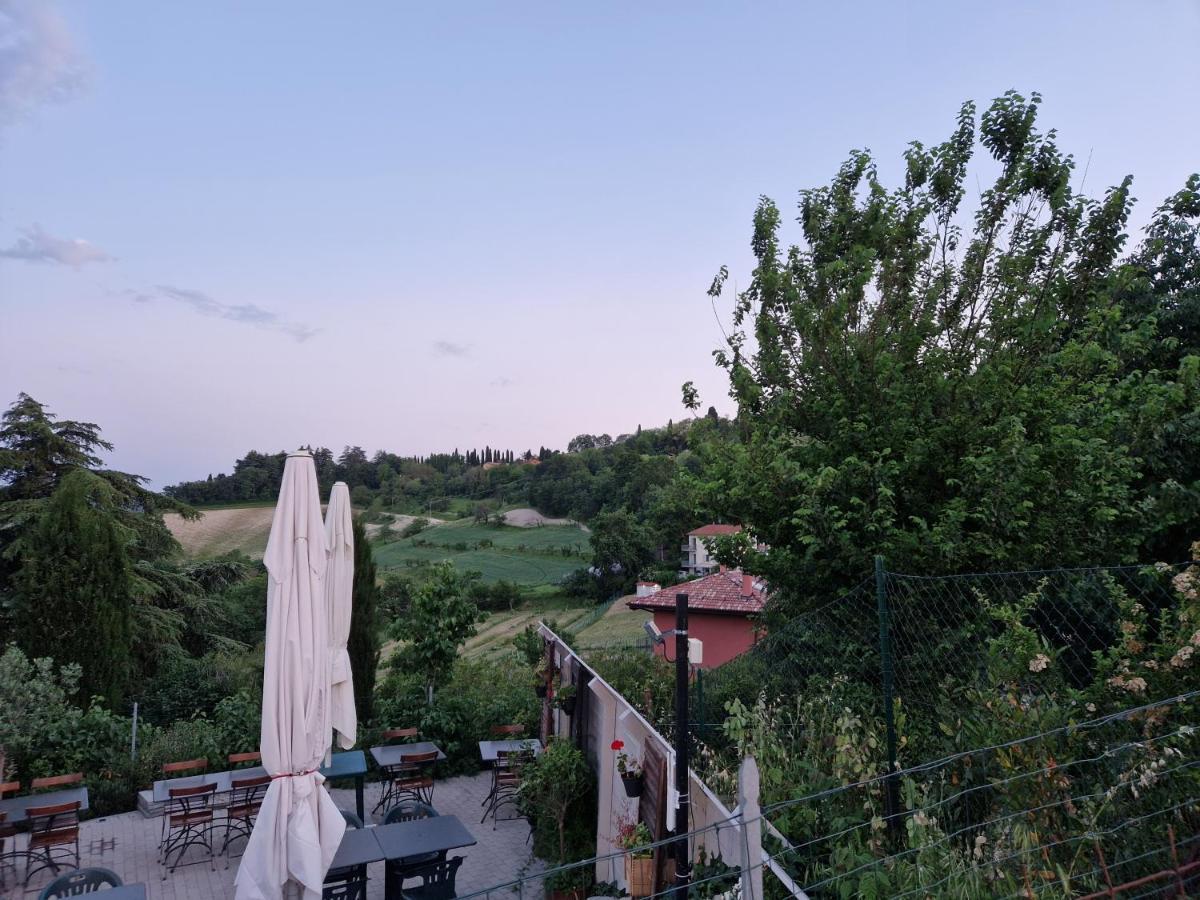 Lovely One-Bedroom Attic In An Ancient Village Bologna Exterior foto