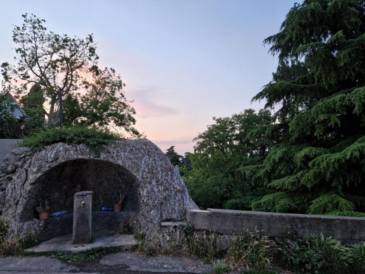 Lovely One-Bedroom Attic In An Ancient Village Bologna Exterior foto