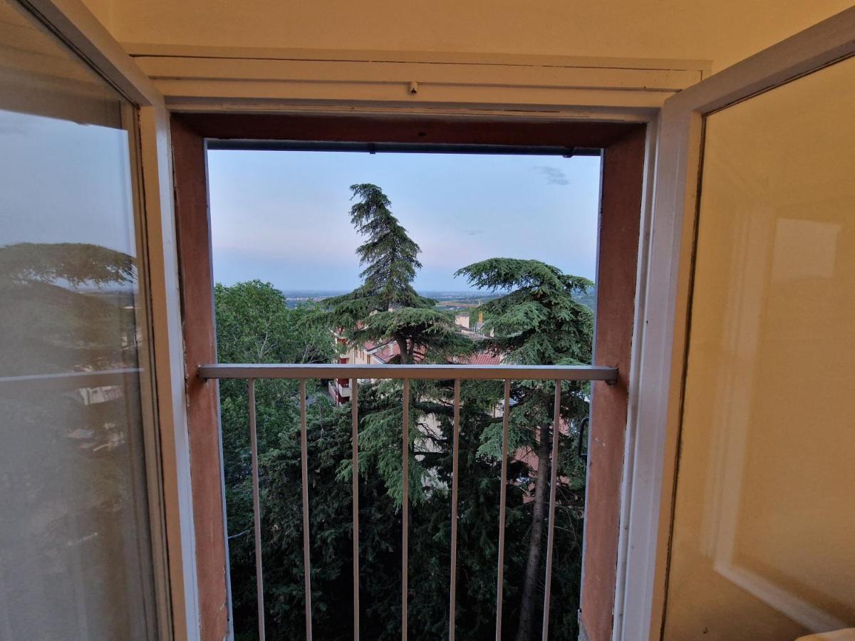 Lovely One-Bedroom Attic In An Ancient Village Bologna Exterior foto