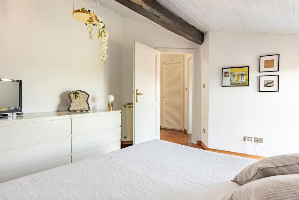 Lovely One-Bedroom Attic In An Ancient Village Bologna Exterior foto