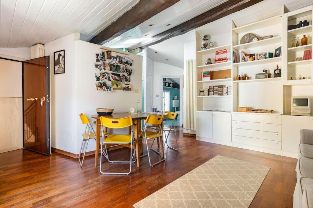 Lovely One-Bedroom Attic In An Ancient Village Bologna Exterior foto