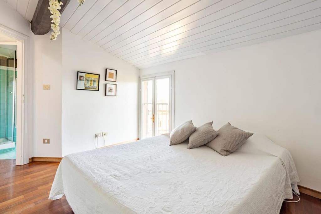 Lovely One-Bedroom Attic In An Ancient Village Bologna Exterior foto